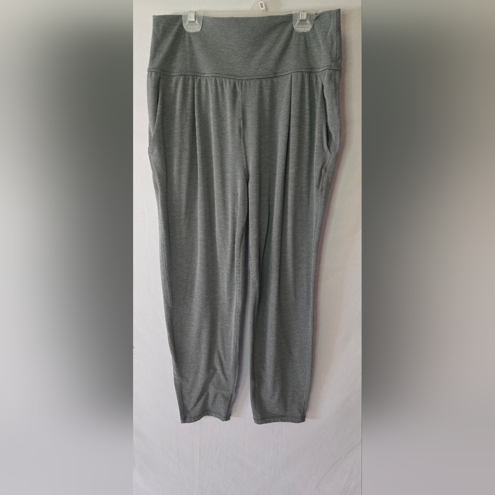 Athleta Elation Jogger Pant Light Sage Green Women's M
